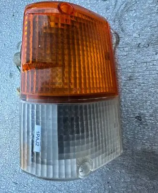 Mitsubishi Pajero Front indicator light MB283674