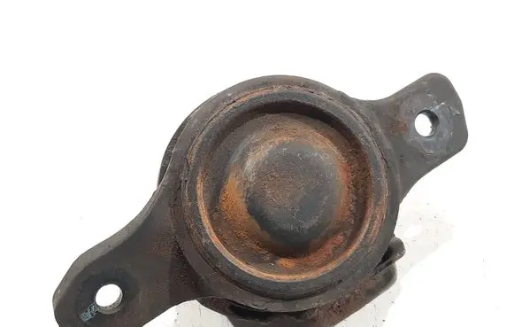Subaru Outback Engine mount bracket