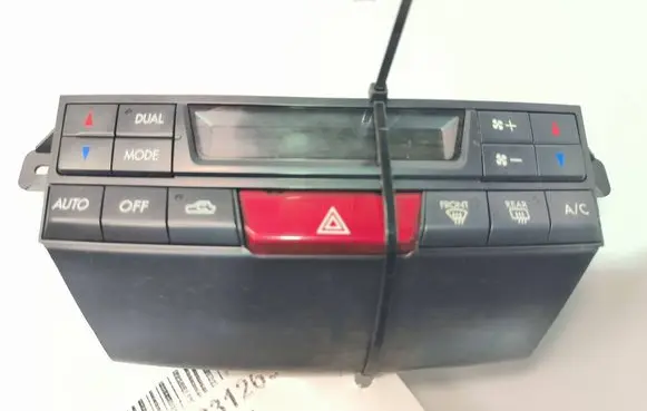 Subaru Outback Climate control/heater control trim A2C3160320000