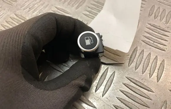 Jeep Grand Cherokee Fuel tank opening switch 68164107AA