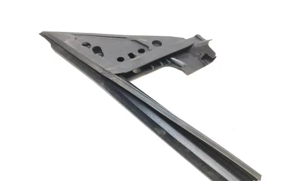 Maserati Levante Other front door trim element 670033466