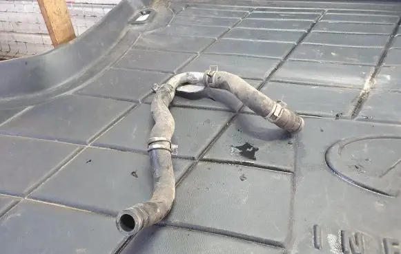 Mazda 5 Engine coolant pipe/hose