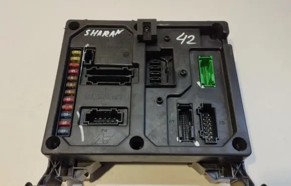 Volkswagen Sharan Fuse box set 7M3962258AC S120042200A