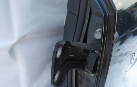 Subaru Outback Rear door lower hinge