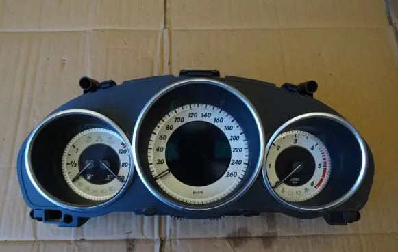 Mercedes-Benz E W212 Speedometer (instrument cluster) A2129007718 2129013805 2189021001