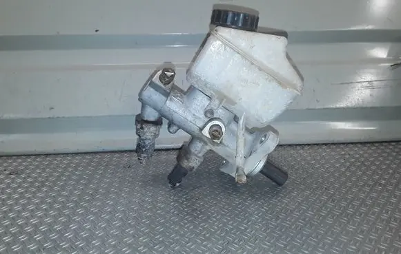 Volvo XC90 Master brake cylinder 8683272