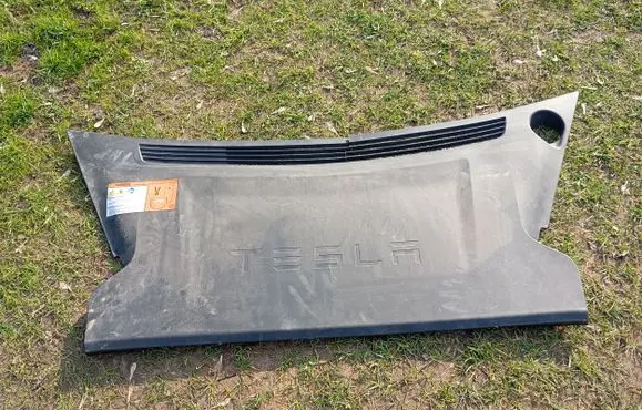 Tesla Model S Front trunk storage compartment trim 106048100C