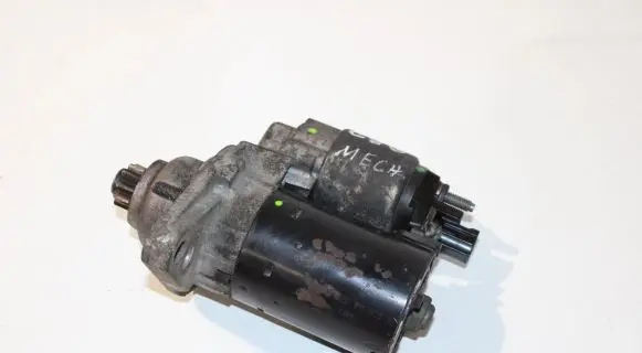 Volkswagen PASSAT B7 Starter motor 02Z911023E