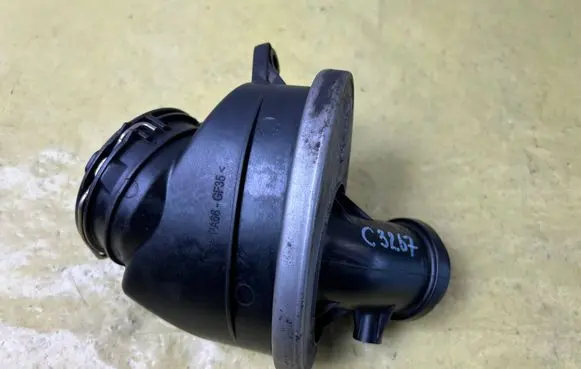 Mercedes-Benz C W204 Intake resonator A6460981007