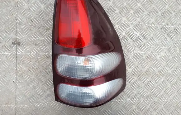 Toyota Land Cruiser (J120) Rear/tail lights