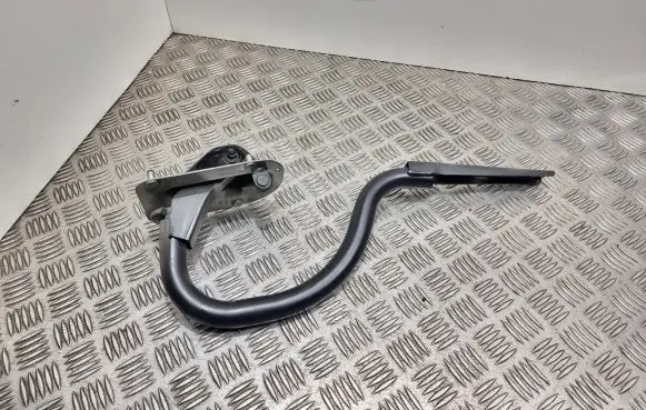 BMW 5 E60 E61 Tailgate/trunk/boot hinge 7034246