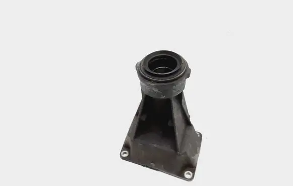 BMW X5 E53 Driveshaft support bearing bracket 7503116