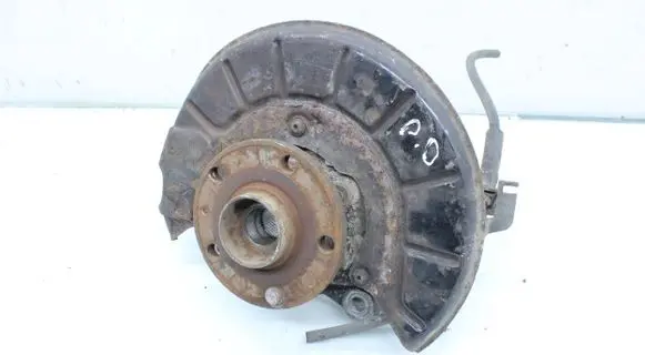 Volkswagen PASSAT B7 Front wheel hub