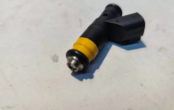 Chrysler 300M Fuel injector 04591658AA