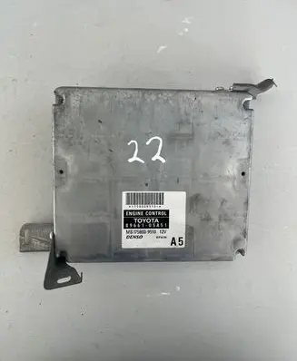 Toyota Avensis T250 Engine control unit/module 8966105A51 1758009510 MB1758009510