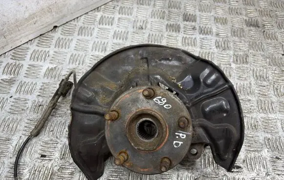 Toyota Avensis T250 Front wheel hub