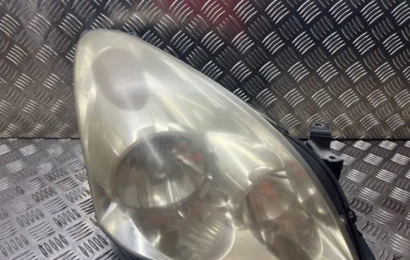 Toyota Corolla Verso E121 Headlight/headlamp 3124R