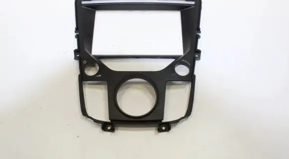 Hyundai i40 Radio/GPS head unit trim U09C873810