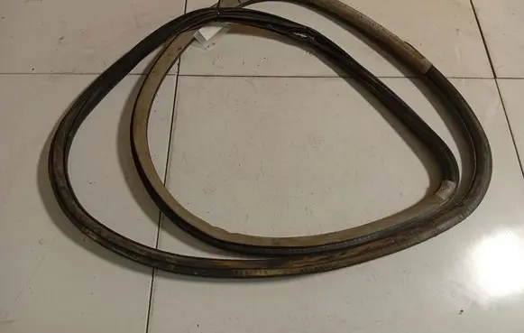 Volkswagen PASSAT B5.5 Rubber seal front coupe door 