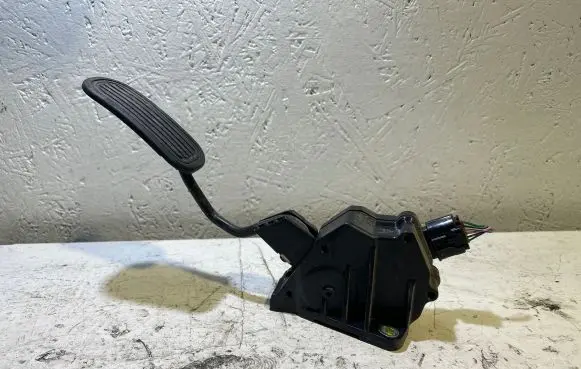 Lexus IS 220D-250-350 Accelerator throttle pedal 7811053010