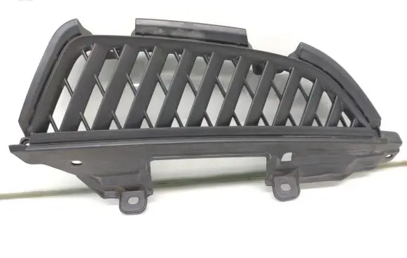 Mitsubishi Grandis Front bumper upper radiator grill MN145456