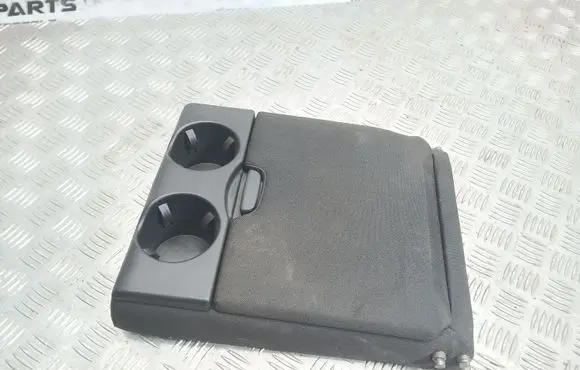 Opel Insignia A Rear seat armrest 
