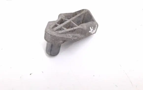 Porsche Cayenne (92A) Radiator mount bracket 7P0121079