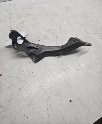 Audi A6 C7 Fender mounting bracket 4G0805816 4G0821136A