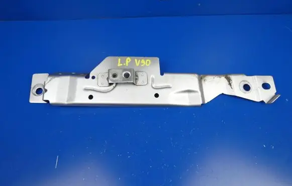 Volvo S90, V90 Fender mounting bracket