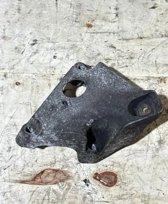 BMW 3 E92 E93 Engine mounting bracket 6777061 22116777061