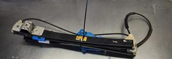 Audi A4 S4 B7 8E 8H Front window lifting mechanism without motor 8E0837462