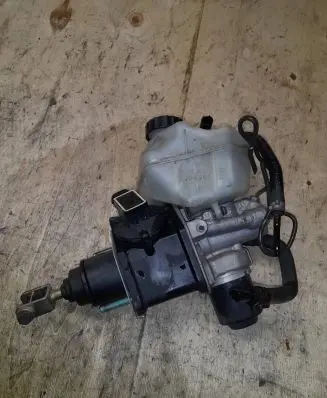 Mercedes-Benz E W211 Master brake cylinder A0004300312 012055