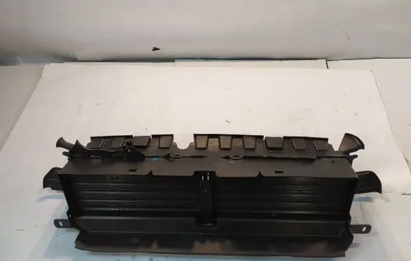 Ford Kuga II Radiator trim CJ548472A CJ548472AA