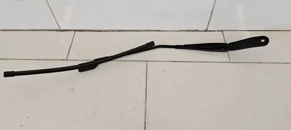 Volvo V60 Front wiper blade arm 30753505