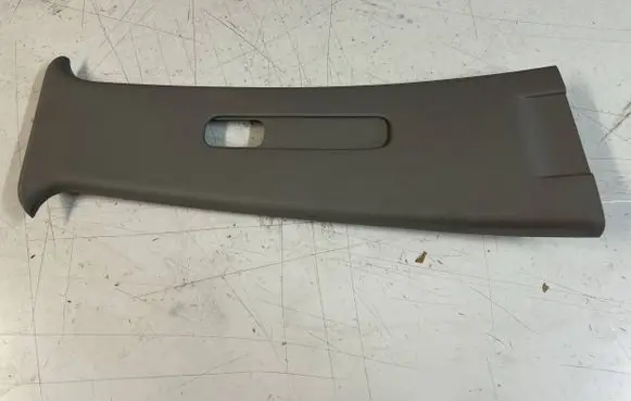 Mitsubishi L200 (B) pillar trim (top) 7211A020