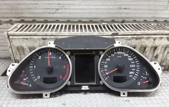 Audi A6 S6 C6 4F Speedometer (instrument cluster) 5550007301