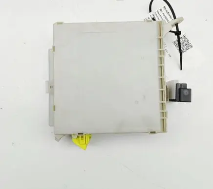 Lexus LS 460 - 600H Fuse module 8273050F01 747044640W