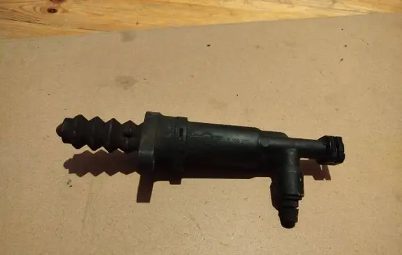 Mini Cooper Countryman R60 Clutch slave cylinder 6798372