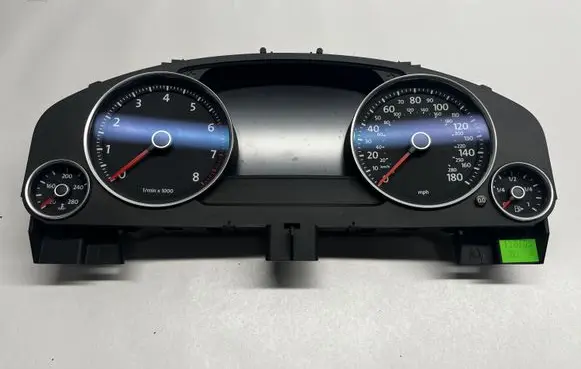 Volkswagen Touareg II Speedometer (instrument cluster) 7P6920981E