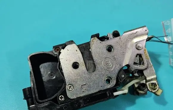 Chevrolet Aveo Front door lock IMPRK1549517
