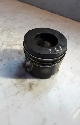 Audi A6 S6 C6 4F Piston 83L57