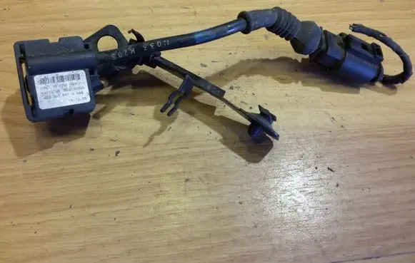 Audi A8 S8 D3 4E Air suspension front height level sensor 4E0616575J