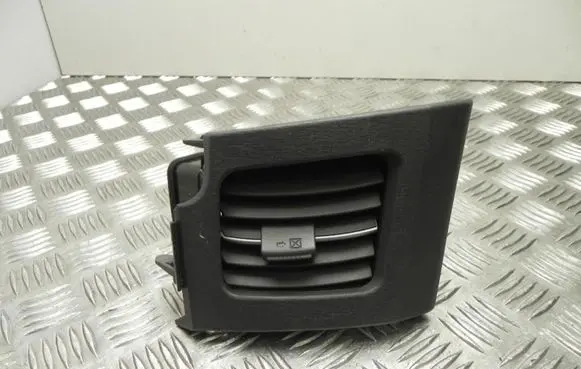 Toyota Prius (XW30) Rear air vent grill 5566247040 T4042