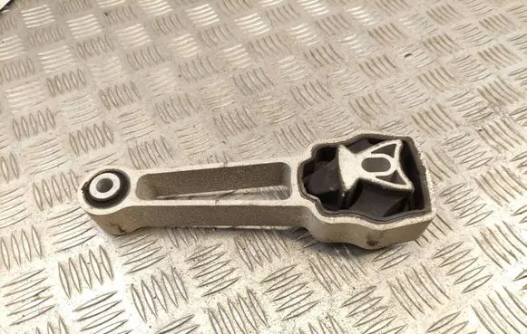 Volvo V60 Engine mount bracket