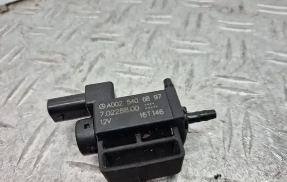 Mercedes-Benz GLE (W166 - C292) Turbo solenoid valve A0025406897 70228800