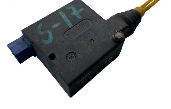 Saab 9-5 Central locking motor 40705370 4808812TG