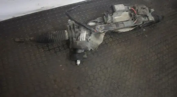 Volkswagen Touran I Steering rack