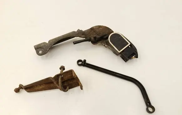 Mercedes-Benz C W204 Air suspension front height level sensor A2043270140 A0009050201
