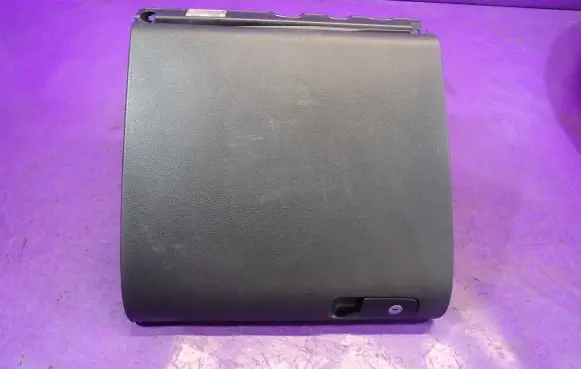 Volkswagen Tiguan Glove box 5M1857097N