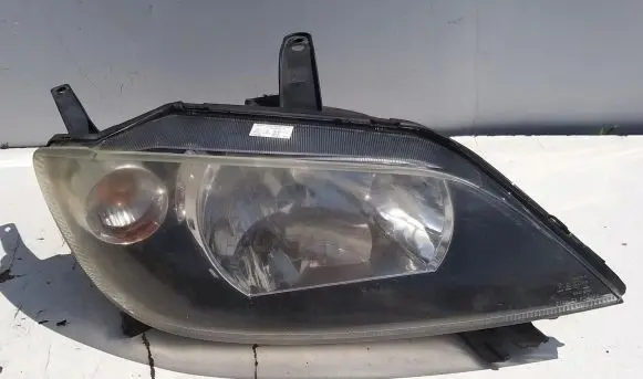 Mazda 2 Headlight/headlamp